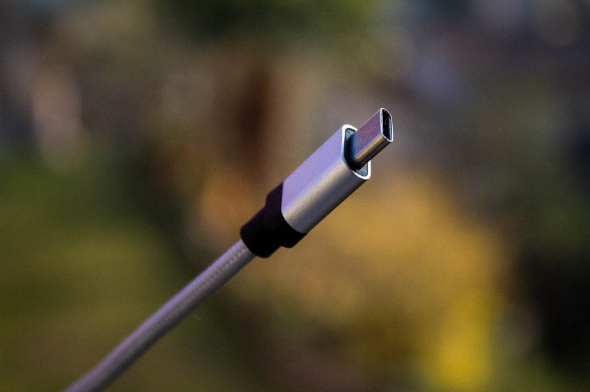 USB-C Stecker mit Kabel